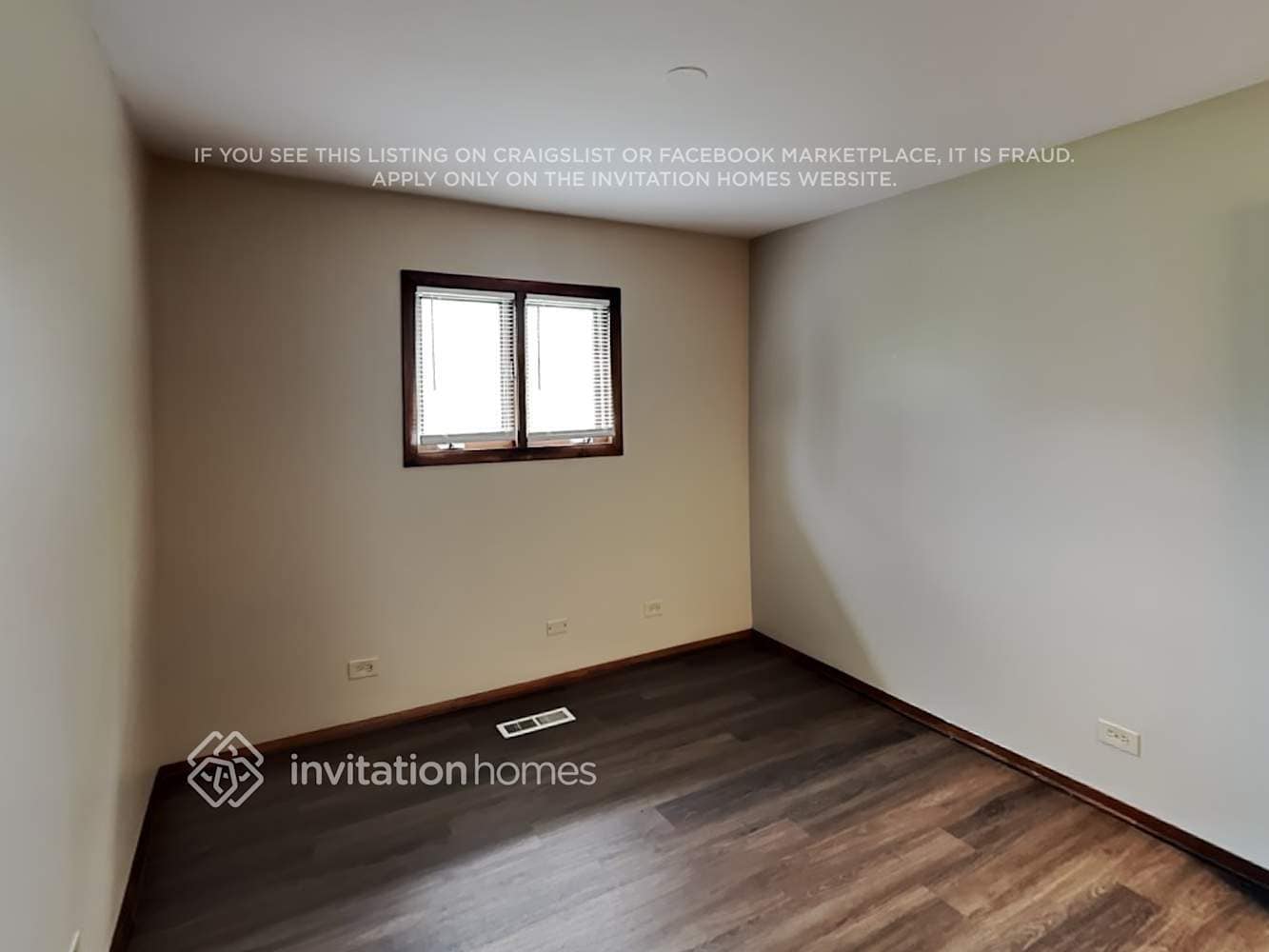 Building Photo - 16400 Sherwood Dr