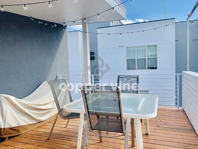 Building Photo - 4966 Lowell Blvd