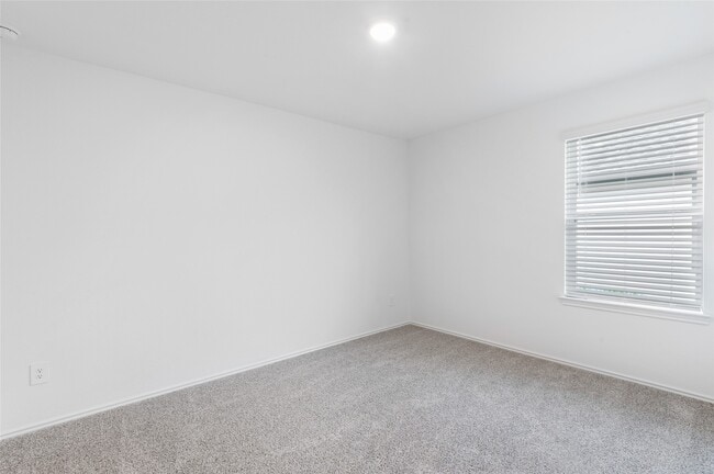Building Photo - 7418 Elm Lndg Ln