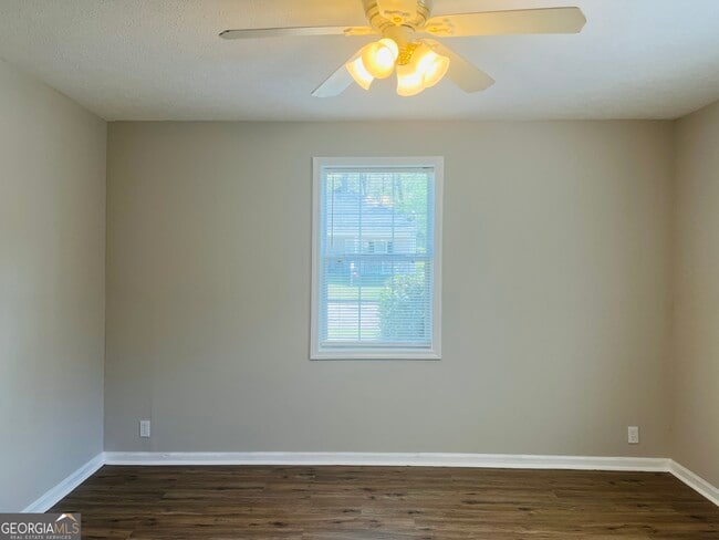 Building Photo - 900 Park Ave