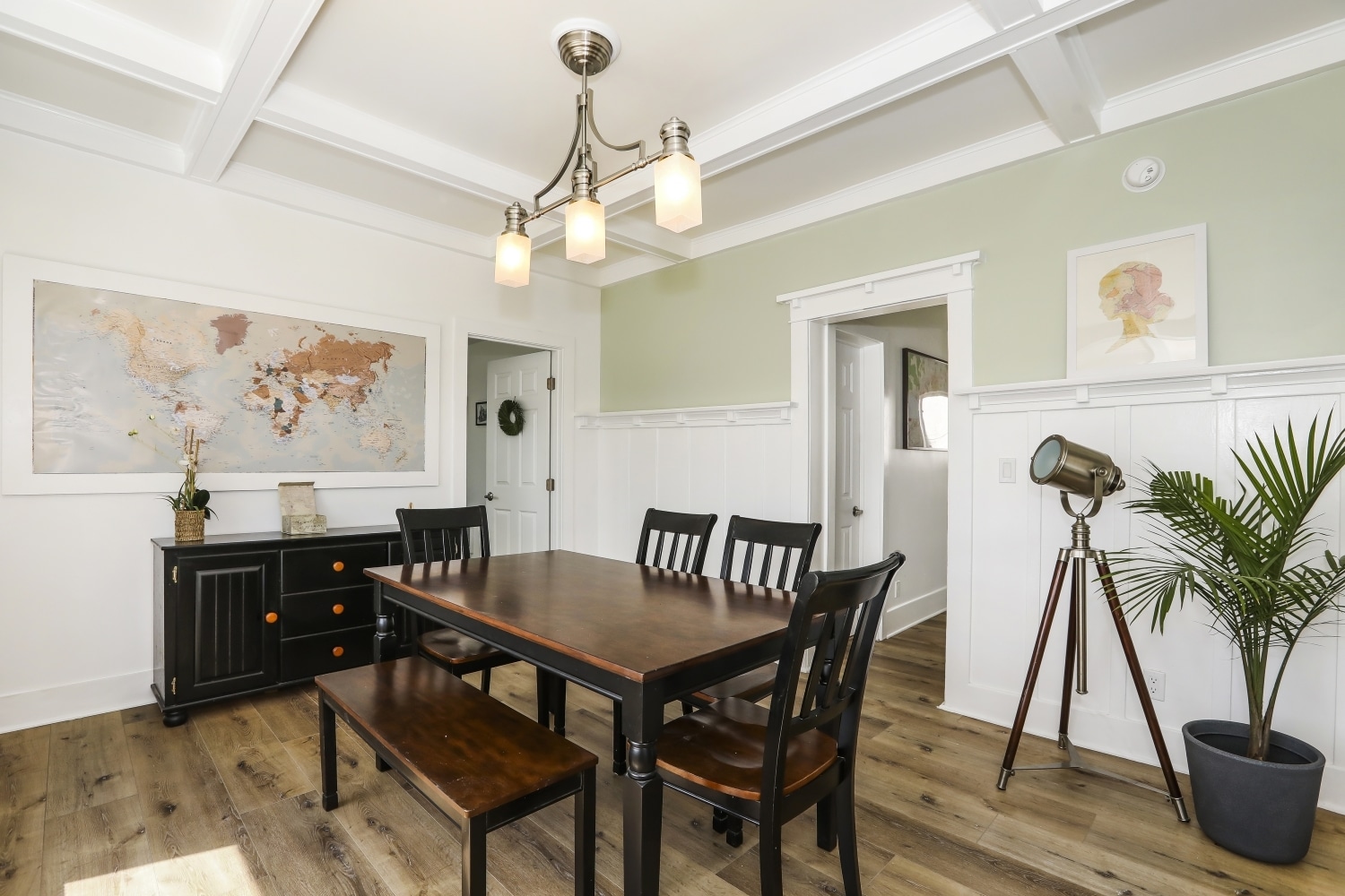 Building Photo - 3220 E 6th St