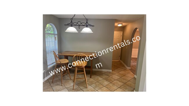 Building Photo - 3 bed 2.5 bath Townhome