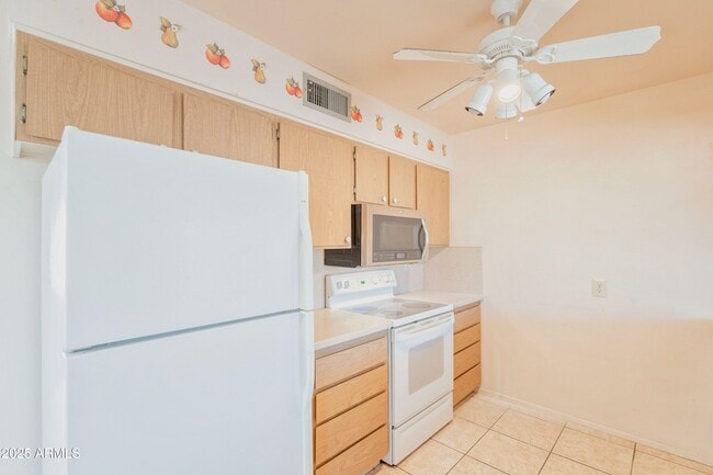 Building Photo - 10733 W Loma Blanca Dr
