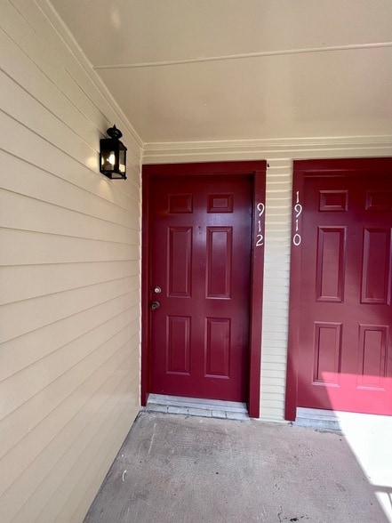 Building Photo - 2120 El Paseo St