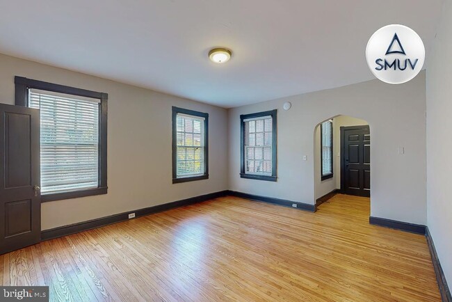 Building Photo - 24 E Madison St