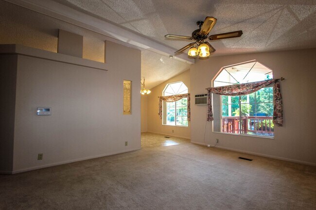 Building Photo - 2851 Smoke Tree Ln