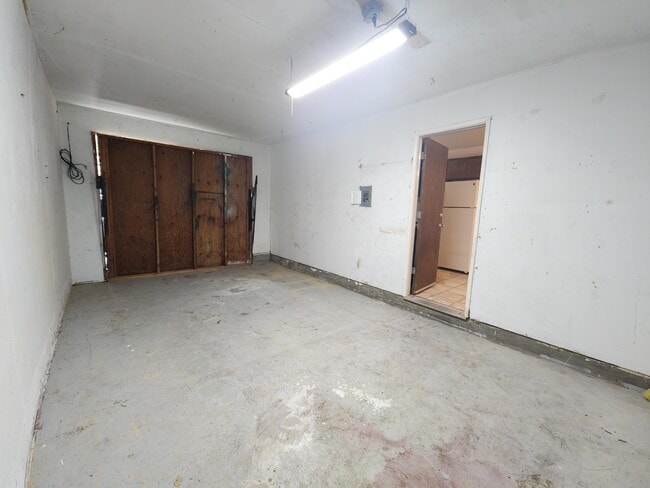 Building Photo - 615 Cowles Ave
