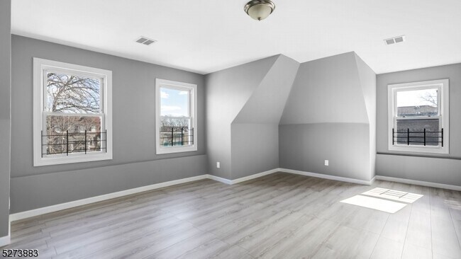 Building Photo - 61 S Maple Ave