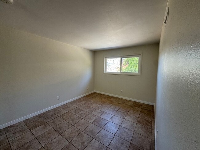 Building Photo - 4 Bedroom - 2 Bathroom with view