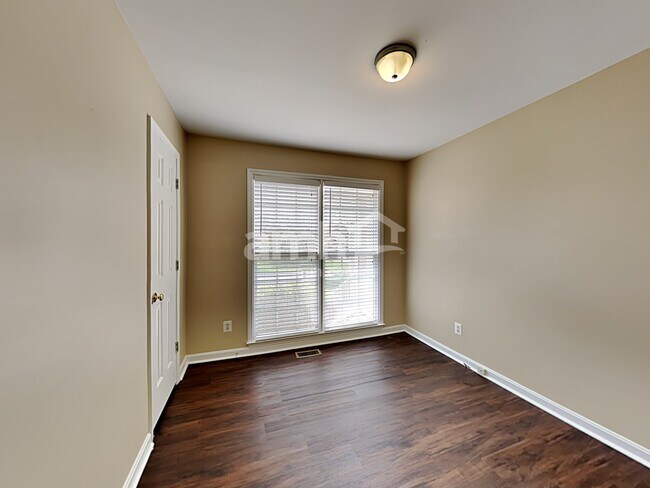 Building Photo - 601 Shiretown Ln