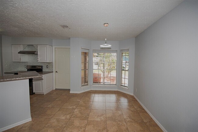Building Photo - 2914 Tarpon Dr
