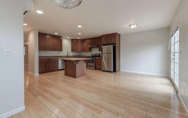 Building Photo - 4790 Fall St