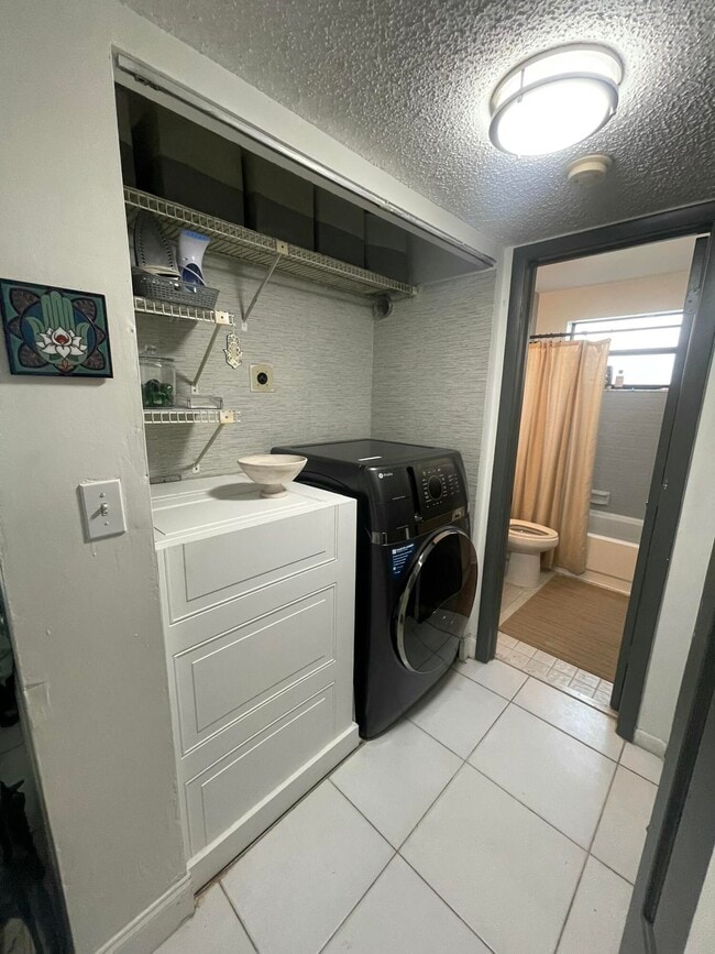 Building Photo - 9878 Nob Hill Ct