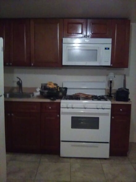 Building Photo - 132 Heald St