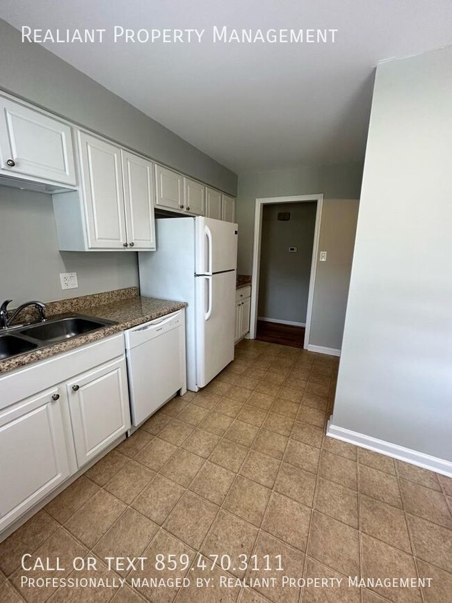 Building Photo - 124 Tartan Dr