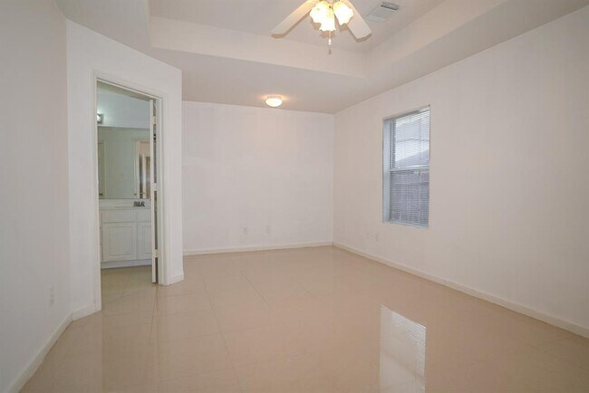 Building Photo - 19327 Camellia Knoll Trail