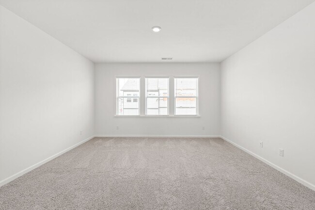 Building Photo - 5807 Clear Creek Ln