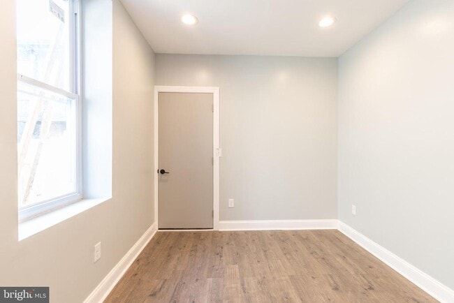 Building Photo - 1312 W Seltzer St