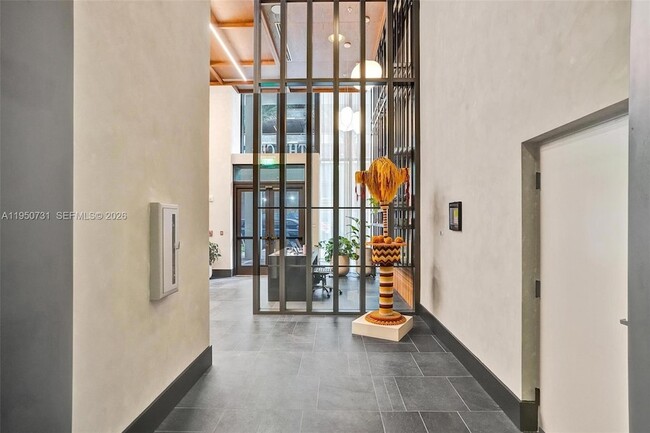 Building Photo - 11 NE 6th St