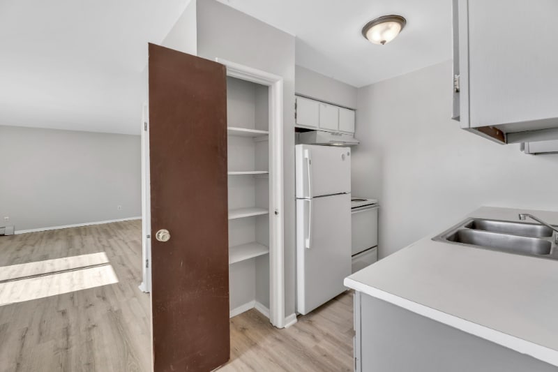 Building Photo - 930 Snider Rd