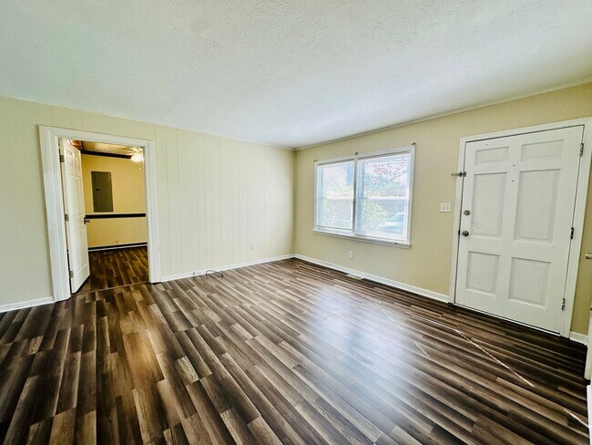 Building Photo - 710 Latimer Ave