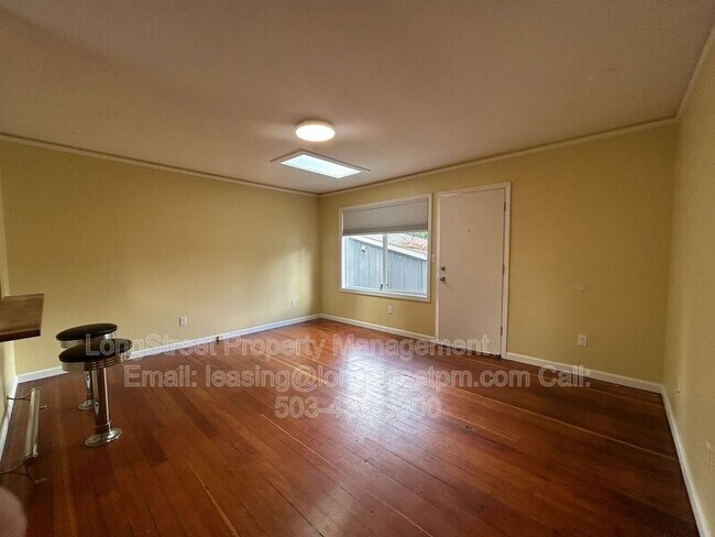 Building Photo - 4725 NE 50th Pl