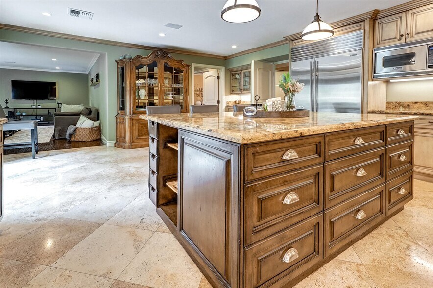 Building Photo - 4751 Topeka Dr