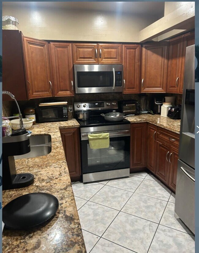 Building Photo - 14365 NW 15th Dr