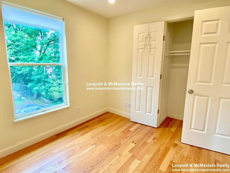 Building Photo - 380 Harvard St