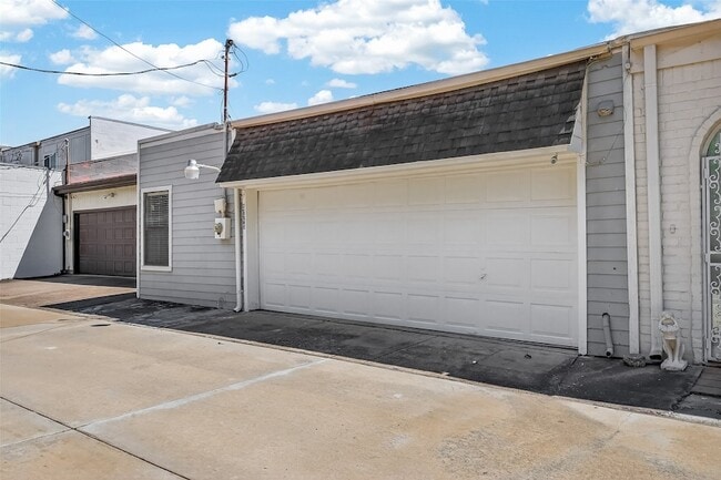 Building Photo - 4024 Breakwood Dr