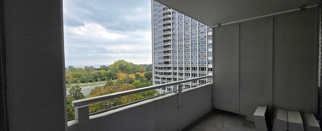 Building Photo - 4250 N Marine Dr