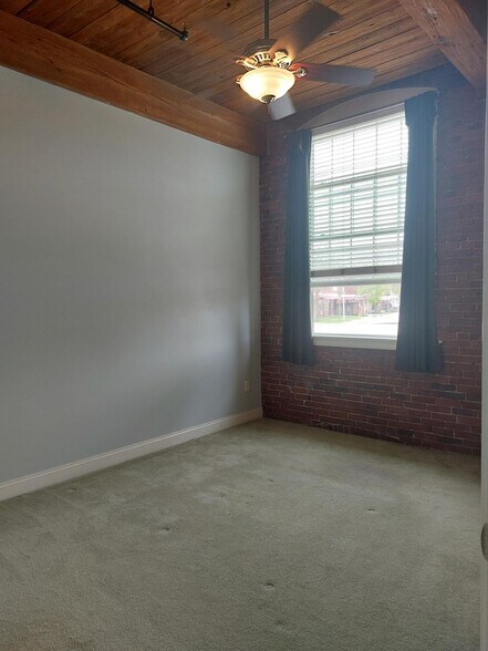 Building Photo - 66 Landing Ln