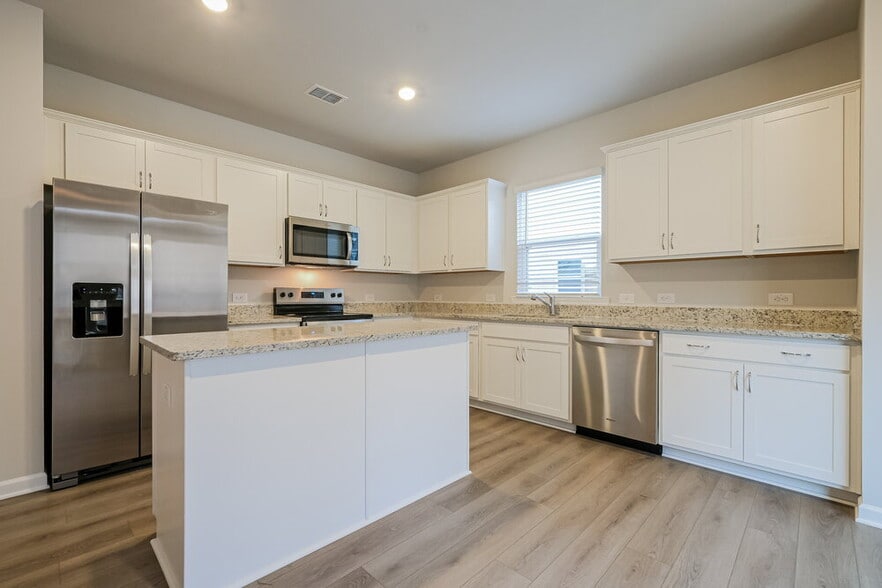 Building Photo - 3064 Orwell Dr SE