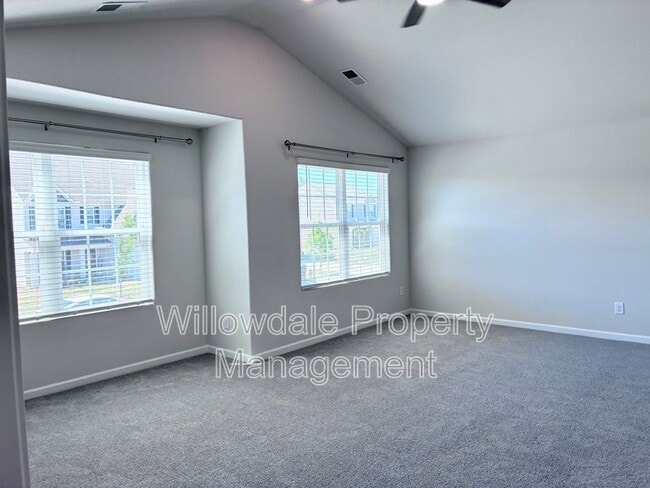 Building Photo - 357 Gourd St