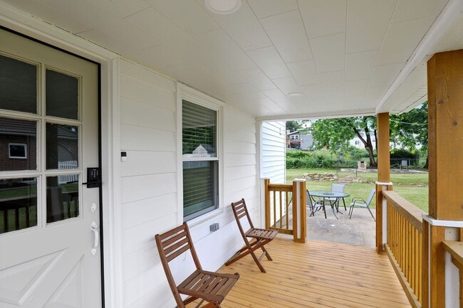 Building Photo - 3BR Aksarben- walking distance UNO, Availa...