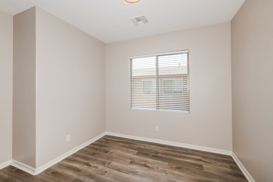 Building Photo - 14563 W Acapulco Ln