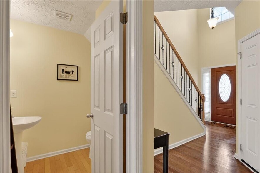 Building Photo - 5556 Cascade Run