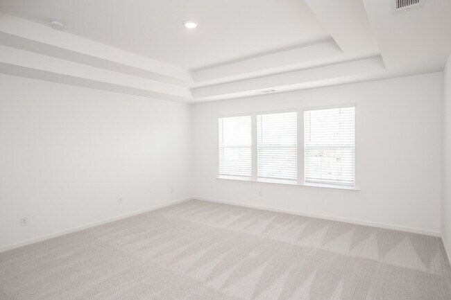 Building Photo - Beautiful 3 bedroom townhome in Sugar Hill close to Hwy 85!