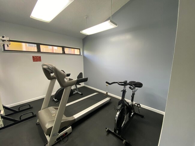 Building Photo - 6850 Royal Palm Blvd