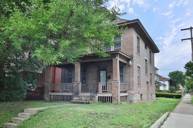 Building Photo - 126-126.5-1265 Frambes Ave