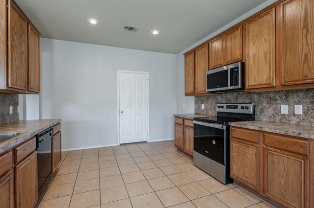 Building Photo - 3221 Kennedy Dr