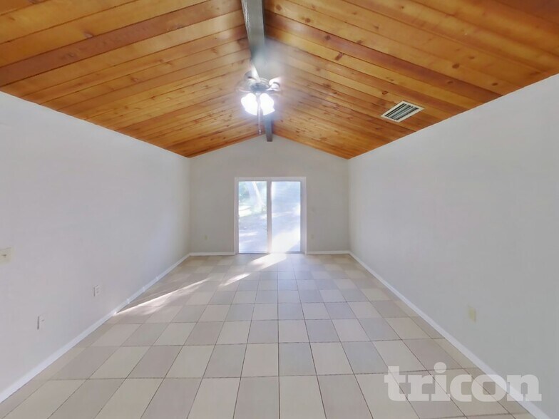 Building Photo - 4720 Palm Aire Cir