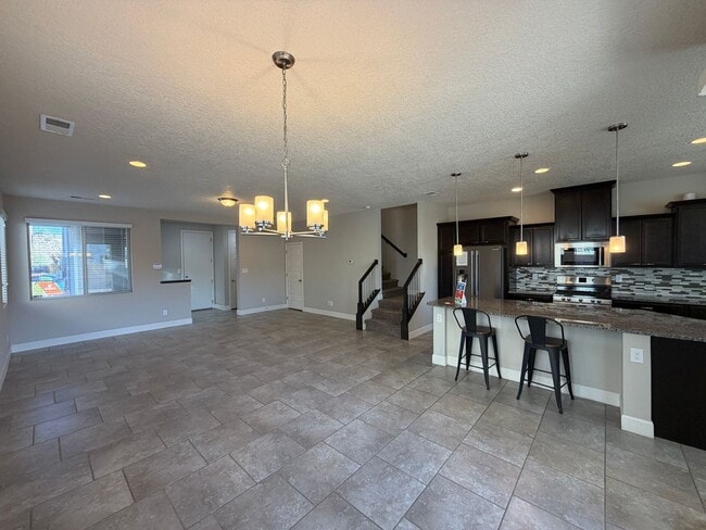 Building Photo - 3 Bedroom Townhome Near Juan Tabo Blvd SE & Four Hills!