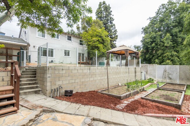 Building Photo - 5326 Leghorn Ave