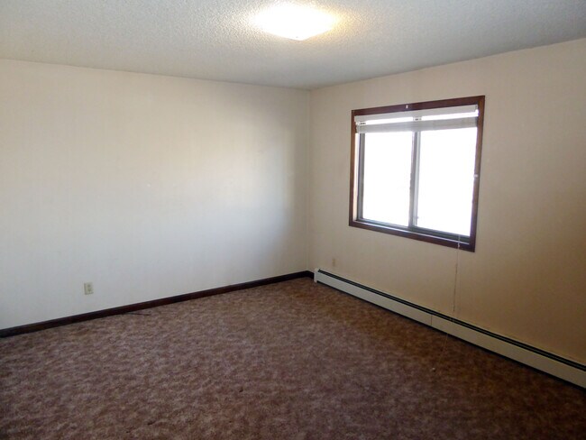 Building Photo - 1624 Azalea Dr