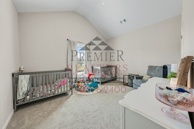 Building Photo - 13 Pebblebrook Ln