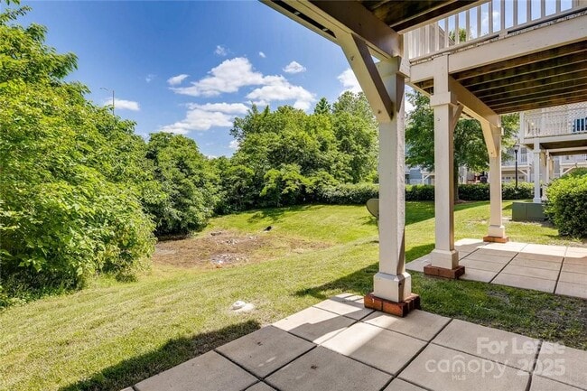 Building Photo - 1305 Summit Greenway Court