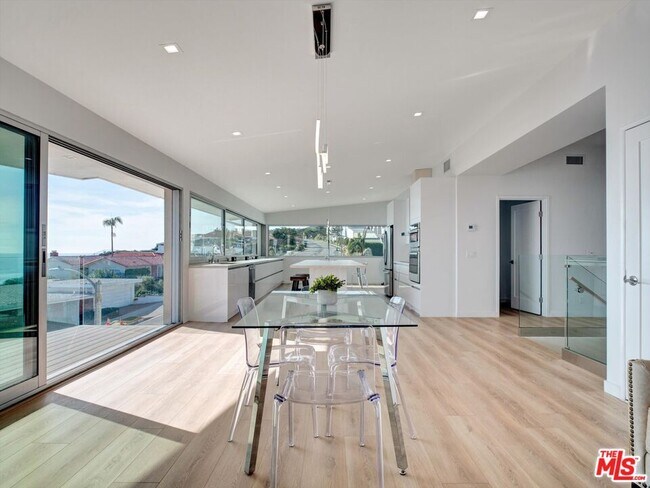 Building Photo - 18109 Coastline Dr