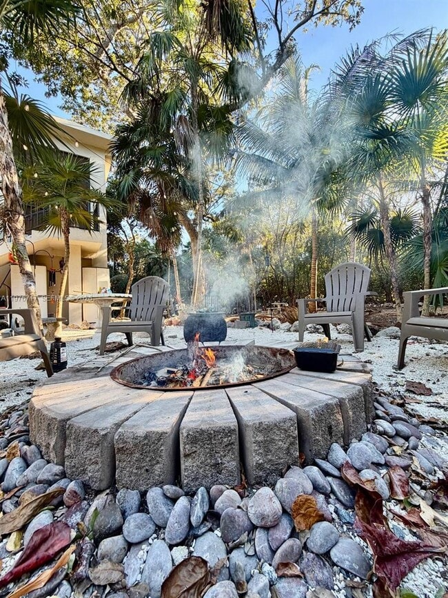 Building Photo - 1615 Harbor Dr