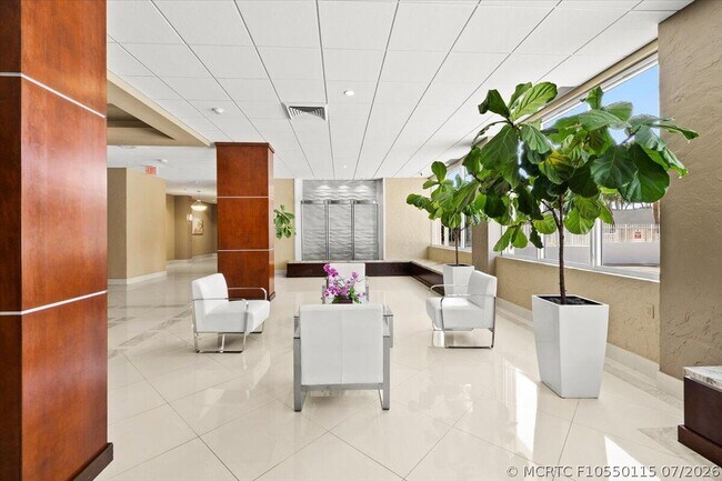 Building Photo - 4250 Galt Ocean Dr